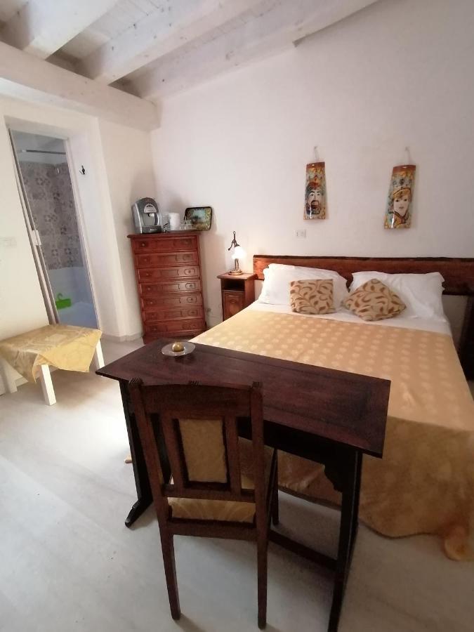 Il Cortiletto Di Via Minniti Bed & Breakfast Syracuse