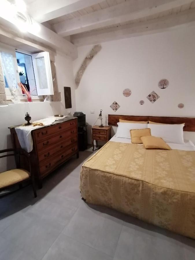 Il Cortiletto Di Via Minniti *